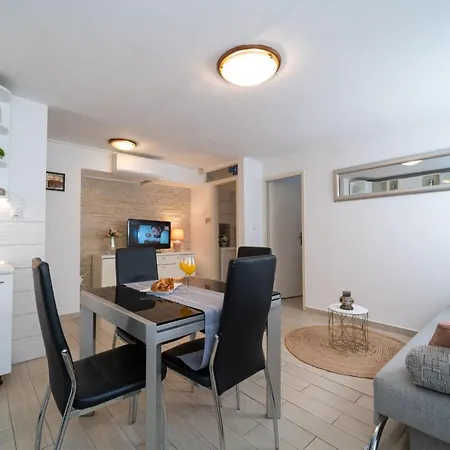 Apartment Marjan *